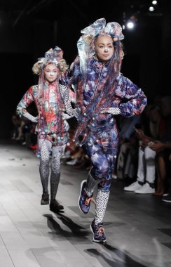  Pist modelleri yürümek