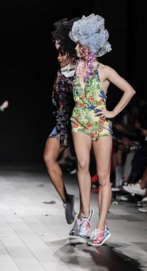  Pist modelleri yürümek