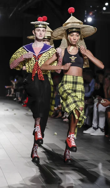  Pist modelleri yürümek