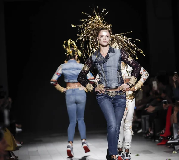  Pist modelleri yürümek