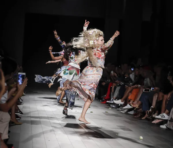  Pist modelleri yürümek