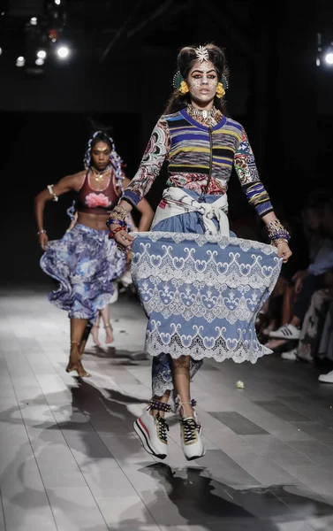  Pist modelleri yürümek