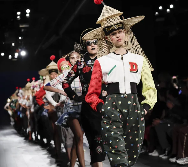  Pist modelleri yürümek