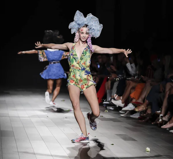  Pist modelleri yürümek