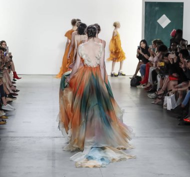  Pist modelleri yürümek 