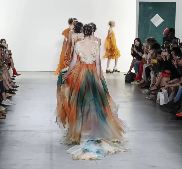  Pist modelleri yürümek 