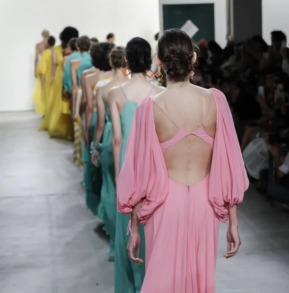  Pist modelleri yürümek 