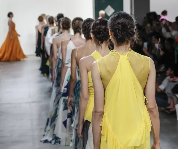  Pist modelleri yürümek 