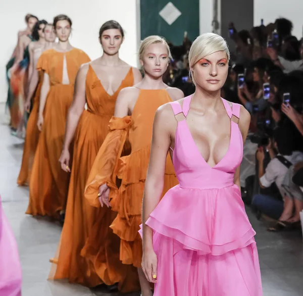  Pist modelleri yürümek 