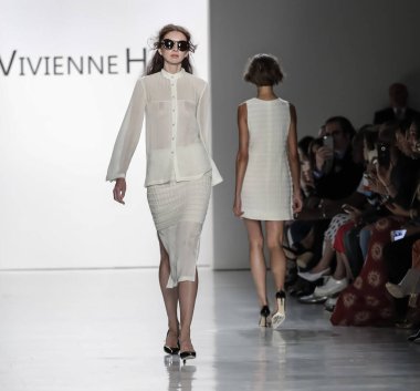 Pist modelleri yürümek