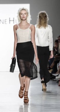 Pist modelleri yürümek