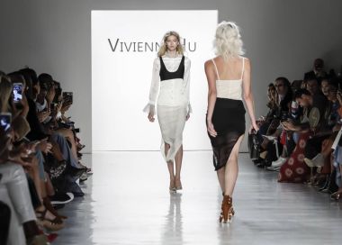 Pist modelleri yürümek