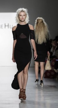 Pist modelleri yürümek