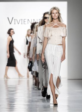 Pist modelleri yürümek 