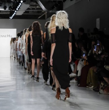 Pist modelleri yürümek 