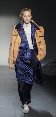 model yürüyen pist