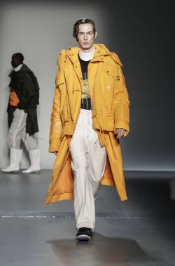 model yürüyen pist