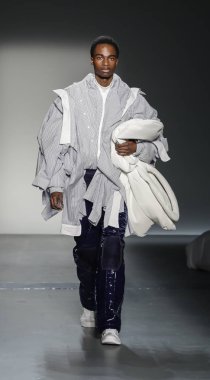 model yürüyen pist