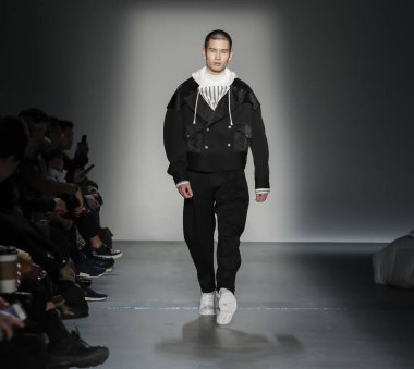 model yürüyen pist