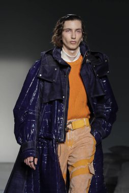 model yürüyen pist