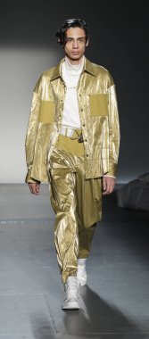 model yürüyen pist