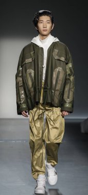 model yürüyen pist