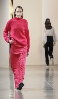 Pist modelleri yürümek