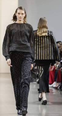 Pist modelleri yürümek