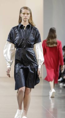 Pist modelleri yürümek