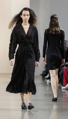 Pist modelleri yürümek