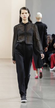 Pist modelleri yürümek