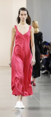 Pist modelleri yürümek