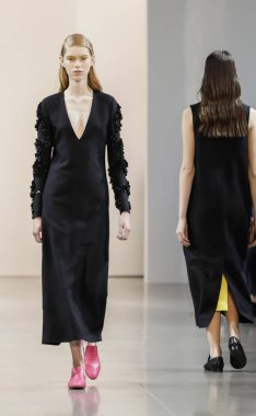 Pist modelleri yürümek