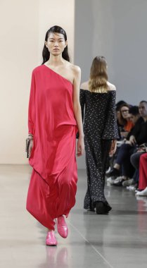 Pist modelleri yürümek