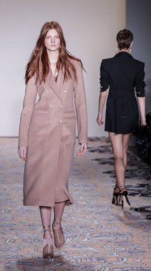 Pist modelleri yürümek