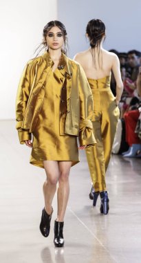 Pist modelleri yürümek 