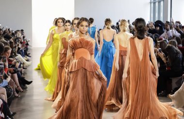 Pist modelleri yürümek 