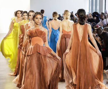 Pist modelleri yürümek 