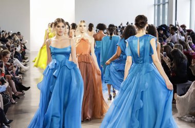 Pist modelleri yürümek 