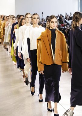 Pist modelleri yürümek 