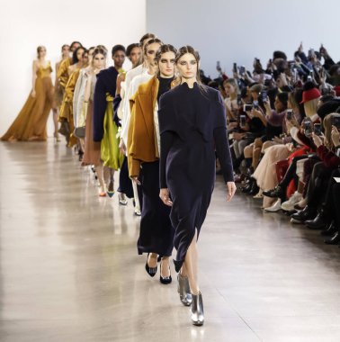 Pist modelleri yürümek 