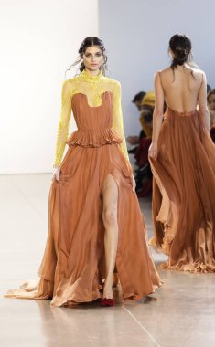 Pist modelleri yürümek 