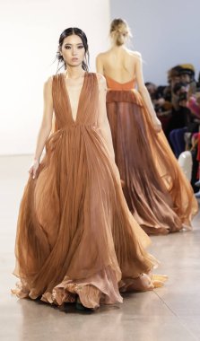 Pist modelleri yürümek 