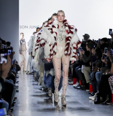 Pist modelleri yürümek 