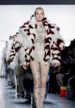 Pist modelleri yürümek 