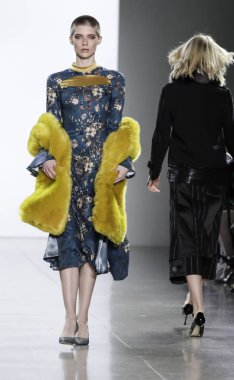 Pist modelleri yürümek