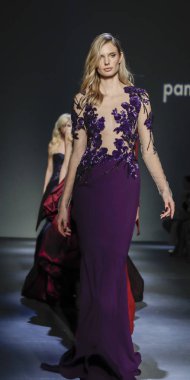 Pist modelleri yürümek