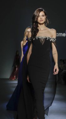 Pist modelleri yürümek