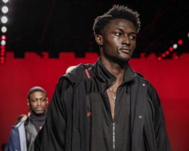 Pist modelleri yürümek