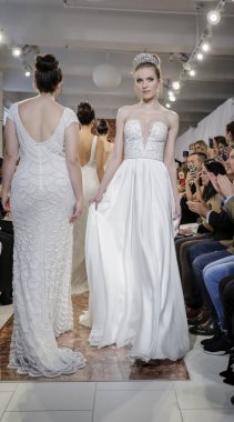 Pist modelleri yürümek 